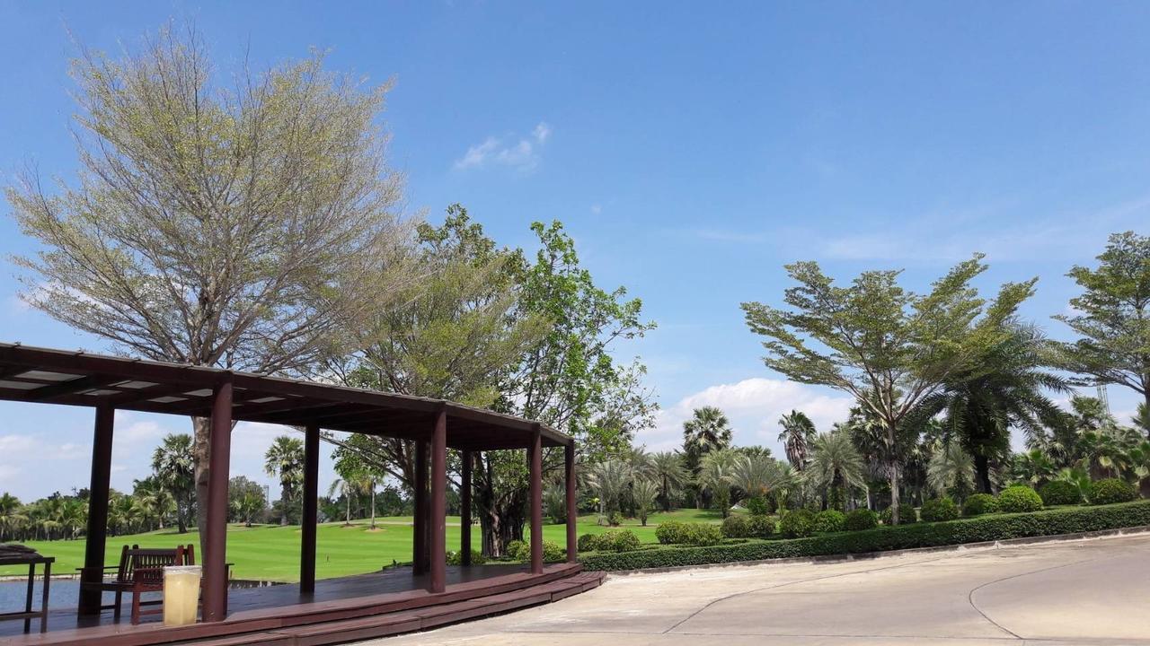 Suwan Golf & Country Club ξενώνας Nakhon Chai Si Εξωτερικό φωτογραφία